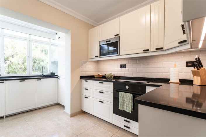 Image No.12-3 Bed Apartment for sale