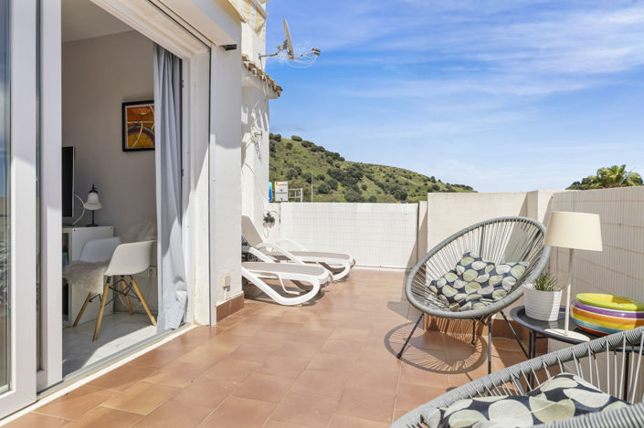 Image No.25-2 Bed Townhouse for sale