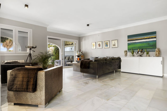 Image No.8-2 Bed Townhouse for sale