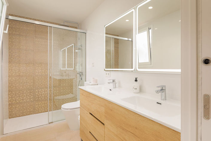 Image No.17-2 Bed Townhouse for sale