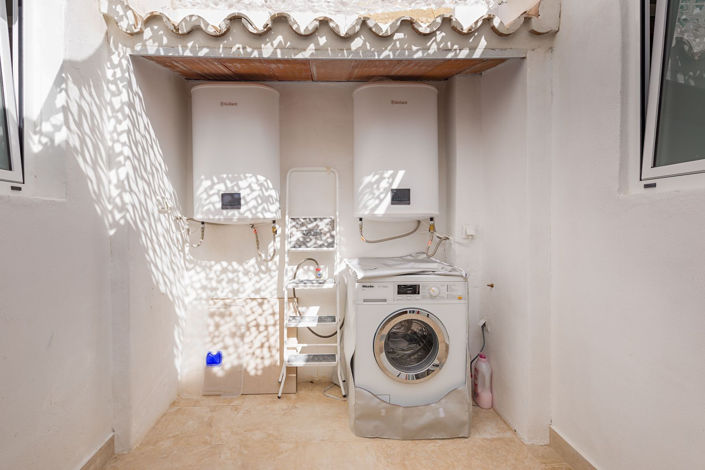 Image No.18-2 Bed Townhouse for sale