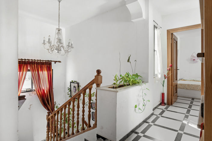 Image No.24-6 Bed Villa for sale