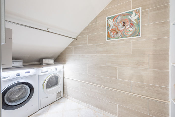 Image No.9-2 Bed Townhouse for sale