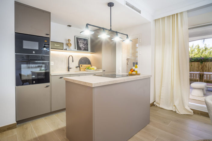 Image No.13-2 Bed Property for sale