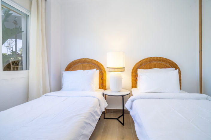 Image No.20-2 Bed Property for sale