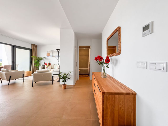 Image No.20-2 Bed Apartment for sale