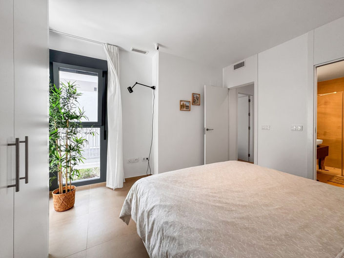 Image No.25-2 Bed Apartment for sale