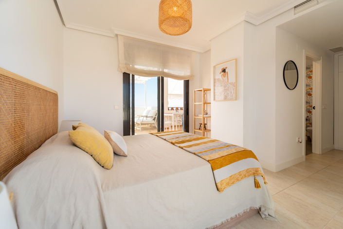 Image No.17-2 Bed Property for sale