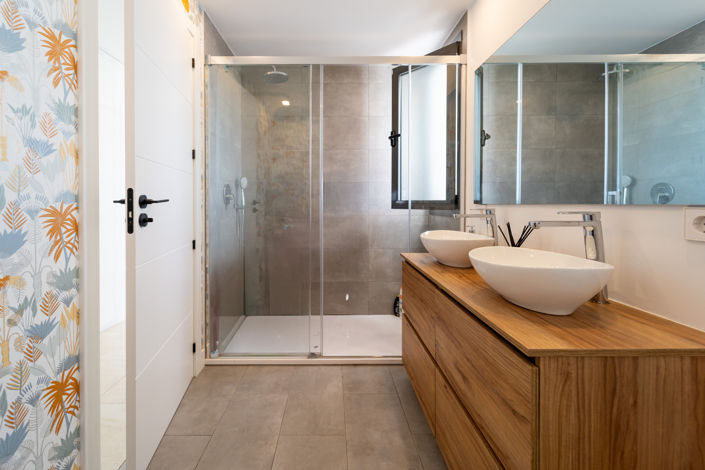 Image No.21-2 Bed Property for sale