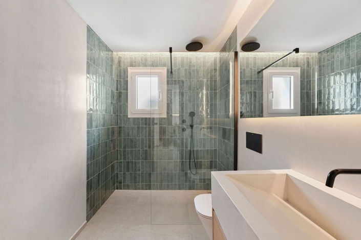 Image No.20-3 Bed Property for sale