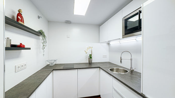 Image No.12-2 Bed Property for sale