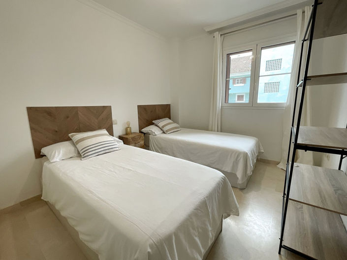 Image No.21-3 Bed Apartment for sale