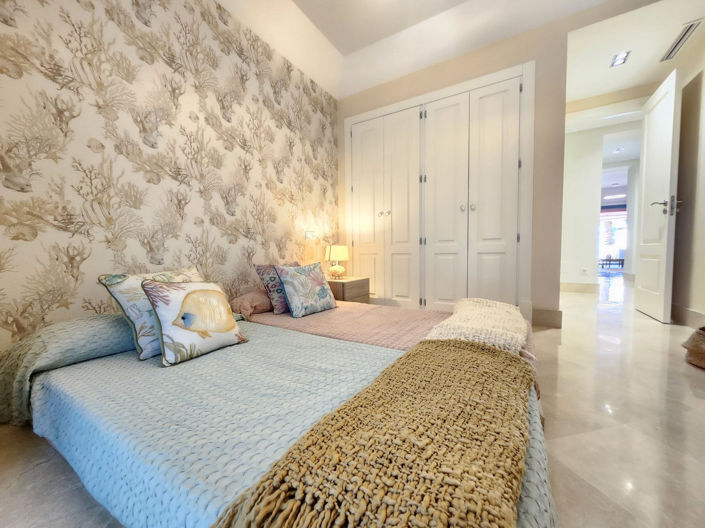 Image No.30-2 Bed Property for sale