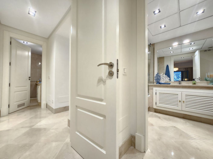 Image No.33-2 Bed Property for sale