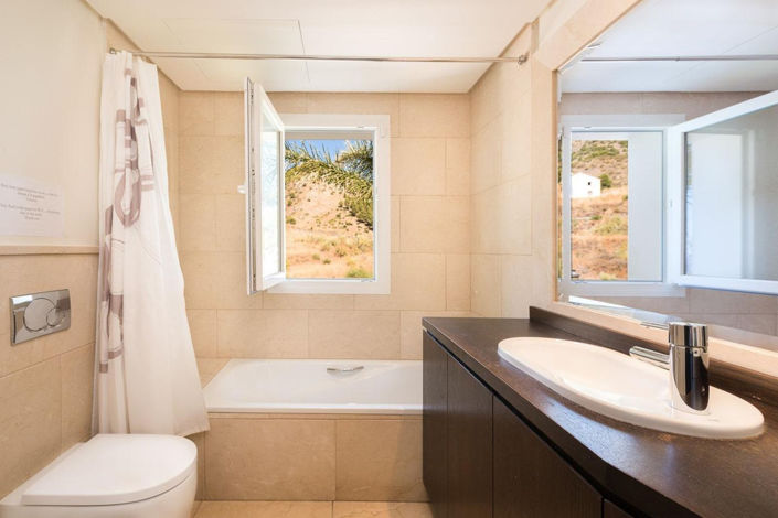 Image No.19-4 Bed Villa for sale