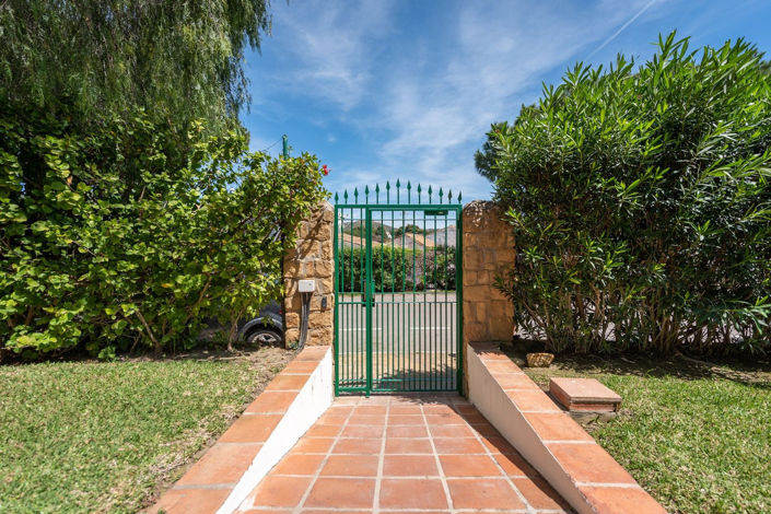 Image No.24-3 Bed Apartment for sale