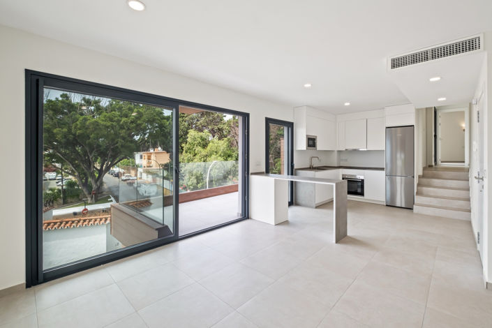 Image No.10-2 Bed Apartment for sale