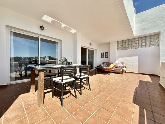 Image No.22-Appartement de 2 chambres à vendre à Estepona