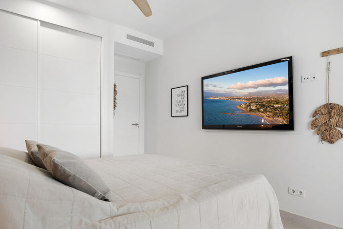 Image No.18-2 Bed Property for sale