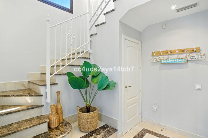 Image No.18-3 Bed Villa for sale