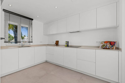 b98le8d7m9k3degpefzhs0lif8u4xzvzhwxtmggyekxx9