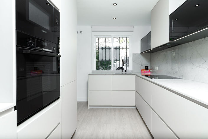 Image No.10-3 Bed Property for sale