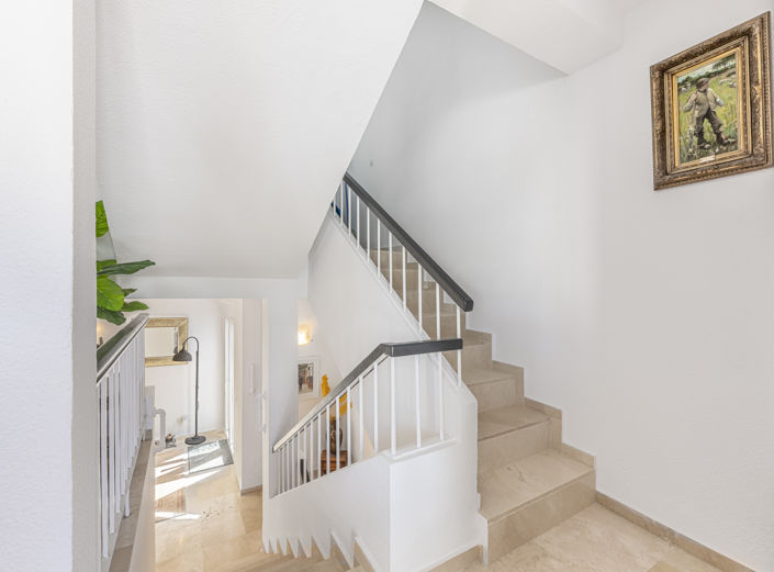 Image No.8-3 Bed House for sale