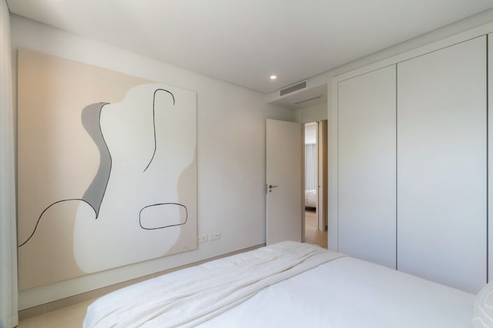 Image No.17-3 Bed Property for sale