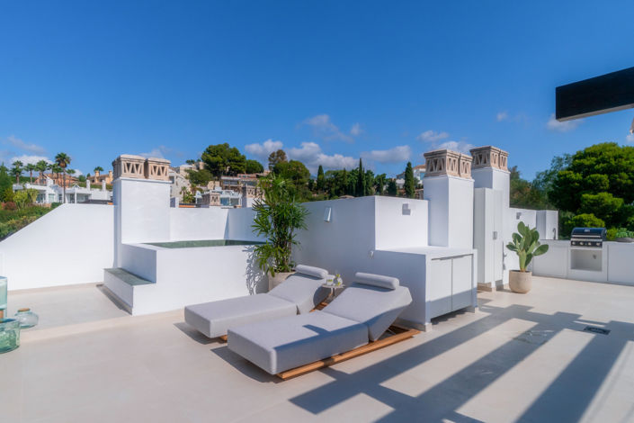 Image No.30-3 Bed Property for sale