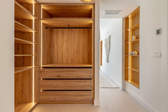 Image No.18-4 Bed Villa for sale