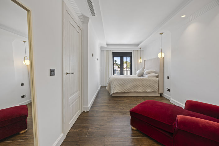 Image No.44-5 Bed Villa for sale