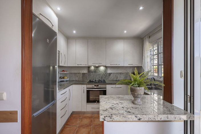 Image No.13-3 Bed Property for sale