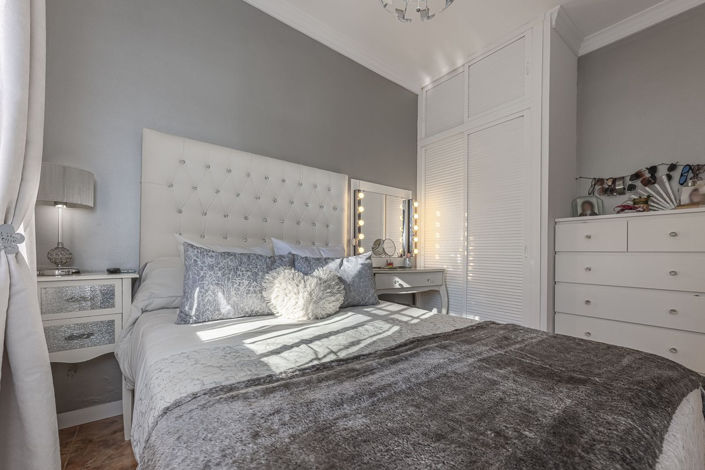 Image No.19-3 Bed Property for sale