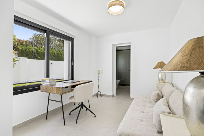 Image No.15-4 Bed Villa for sale