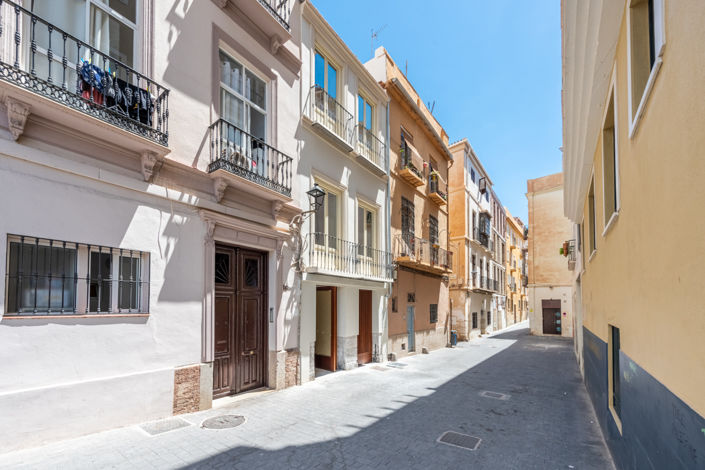 Image No.19-2 Bed Property for sale