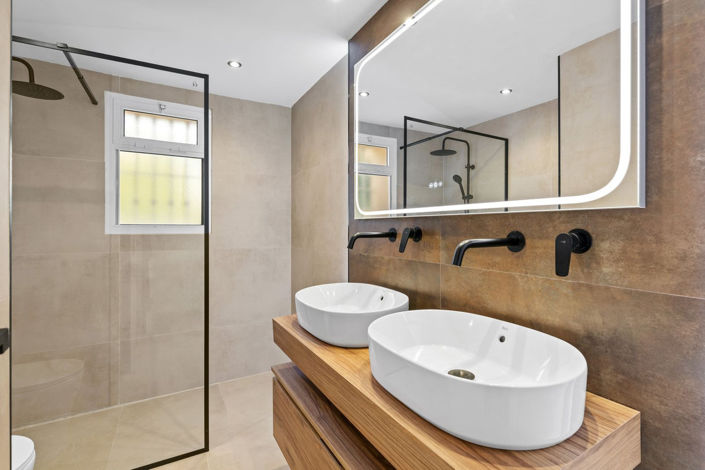 Image No.21-3 Bed Property for sale