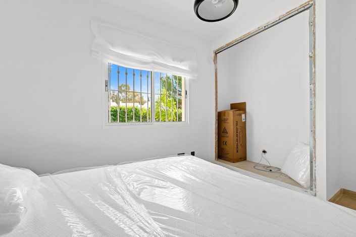 Image No.22-3 Bed Property for sale