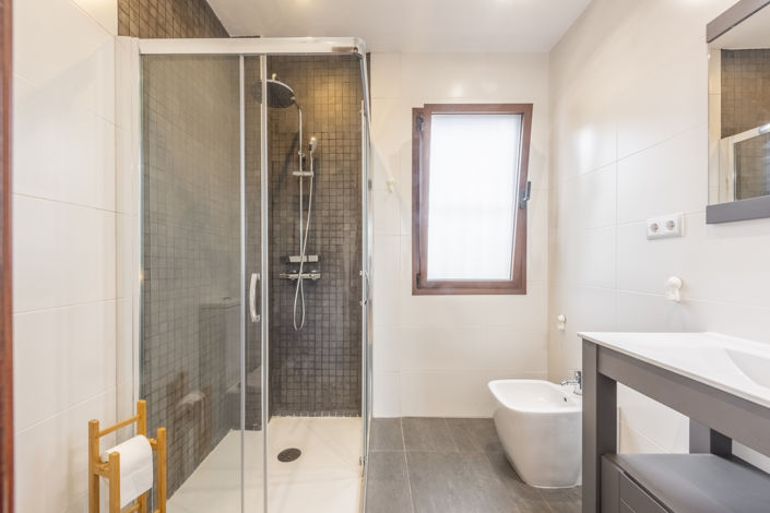 Image No.25-5 Bed Villa for sale