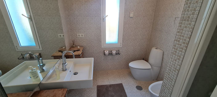 Image No.11-4 Bed Villa for sale