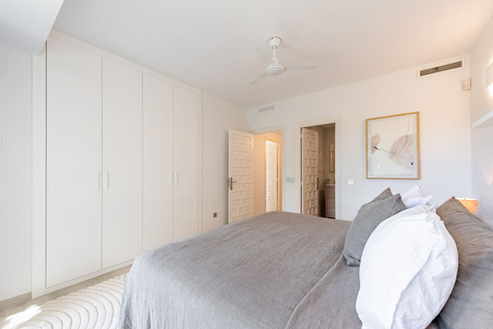 Image No.24-4 Bed House for sale