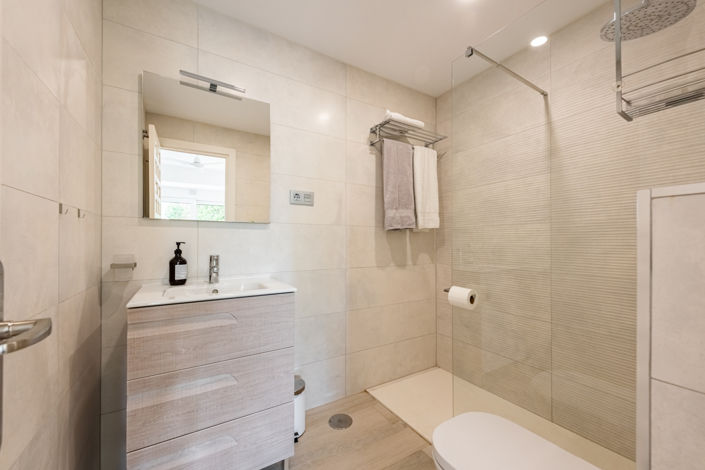 Image No.25-4 Bed House for sale