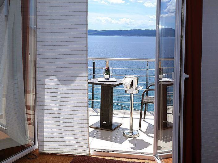 Image No.5-60 Bed Property for sale