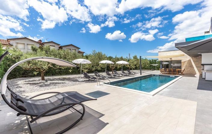 Image No.5-4 Bed Property for sale