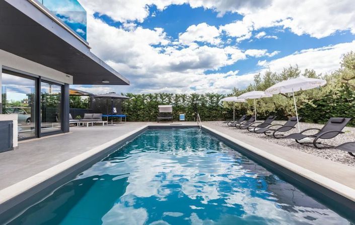 Image No.6-4 Bed Property for sale