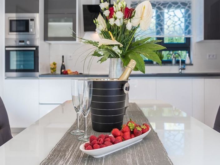 Image No.18-3 Bed Property for sale