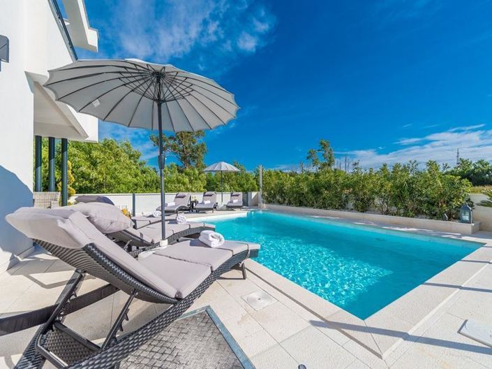 Image No.3-3 Bed Property for sale