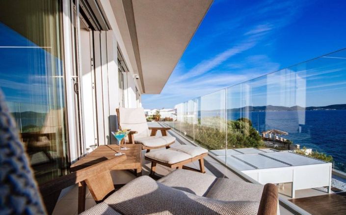 Image No.11-6 Bed Property for sale