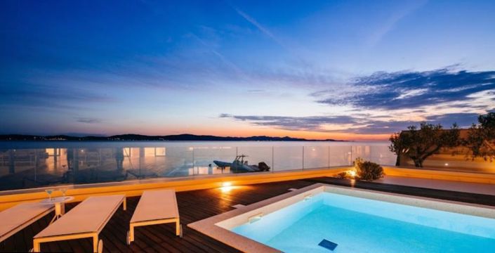 Image No.23-6 Bed Property for sale