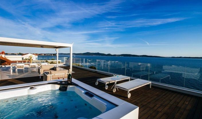 Image No.7-6 Bed Property for sale