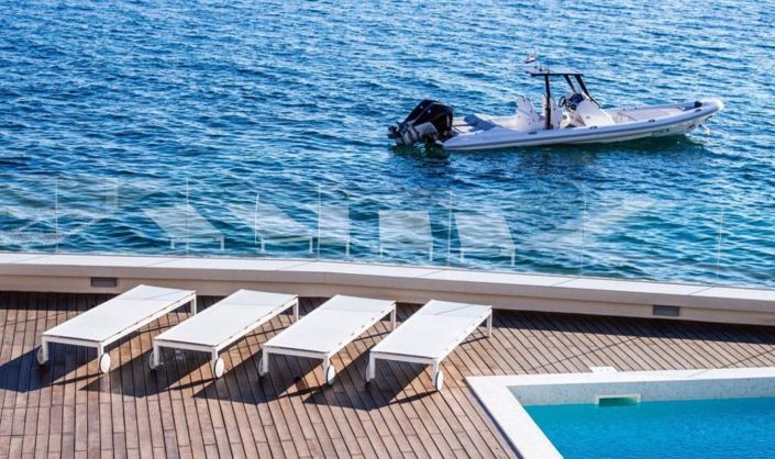 Image No.8-6 Bed Property for sale